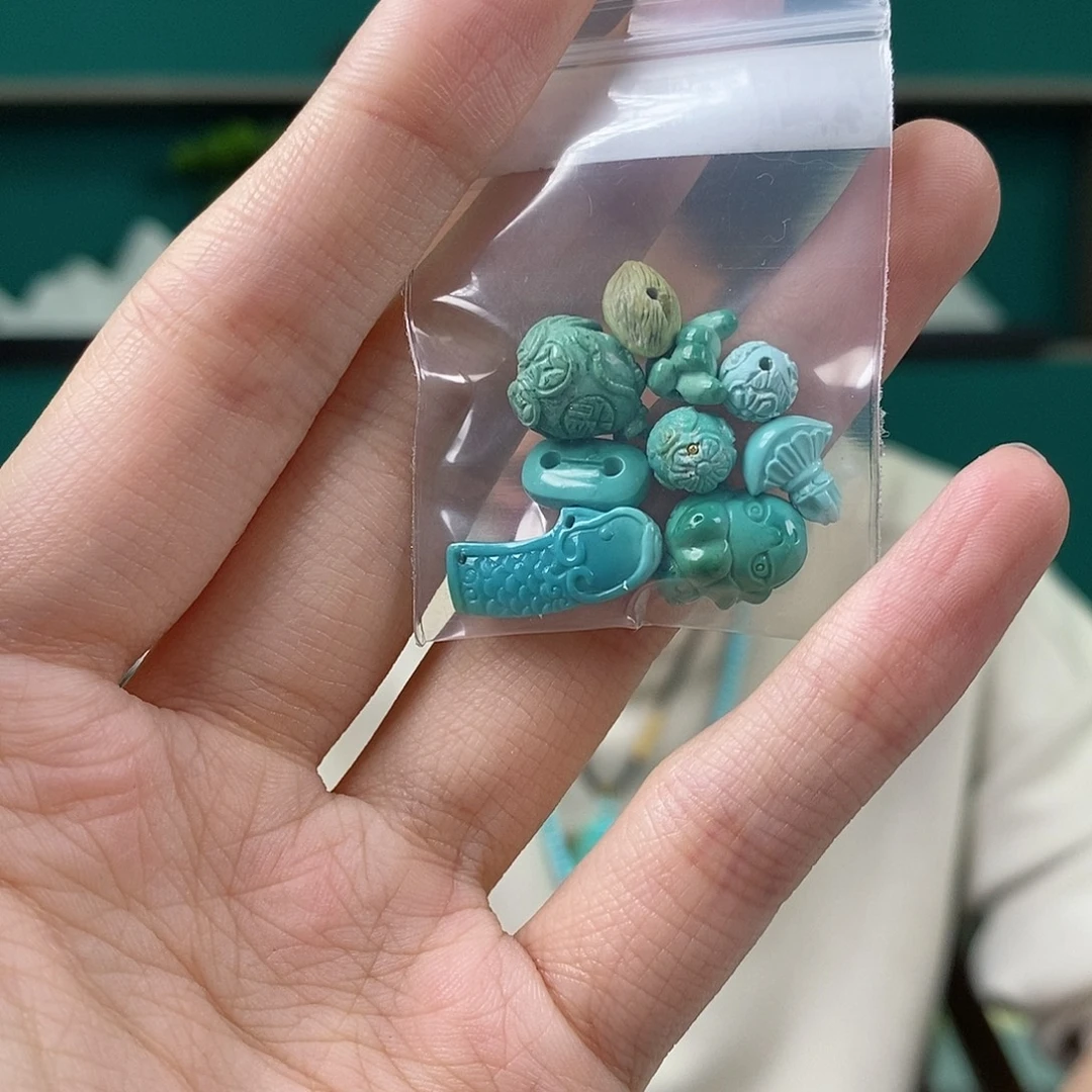 绿松石未镶嵌珠宝奇石