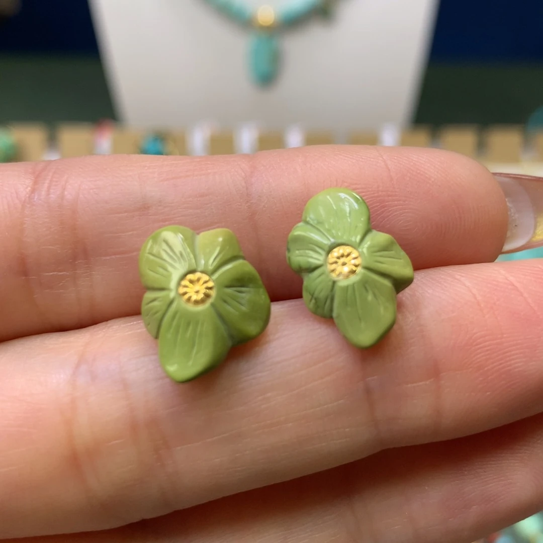 绿松石耳钉18K金镶嵌