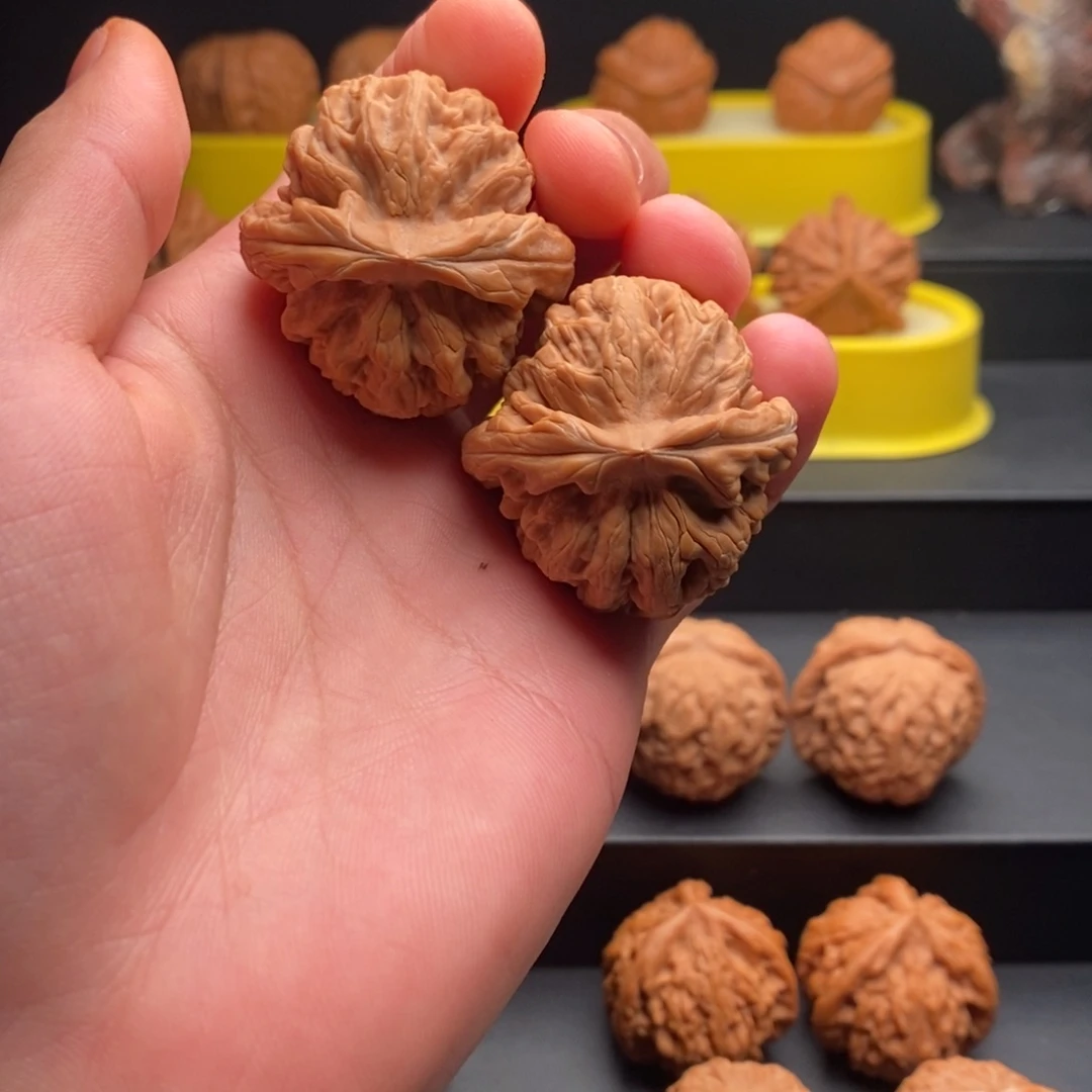 把件文玩核桃红锦鲤38