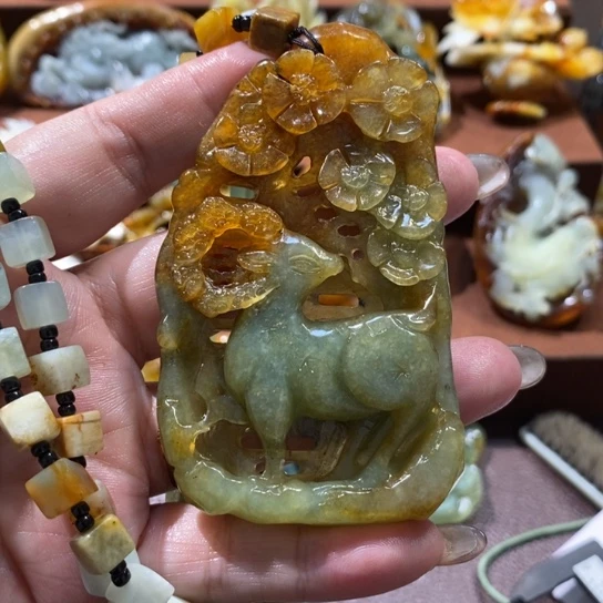 蛇纹石玉未镶嵌颈饰