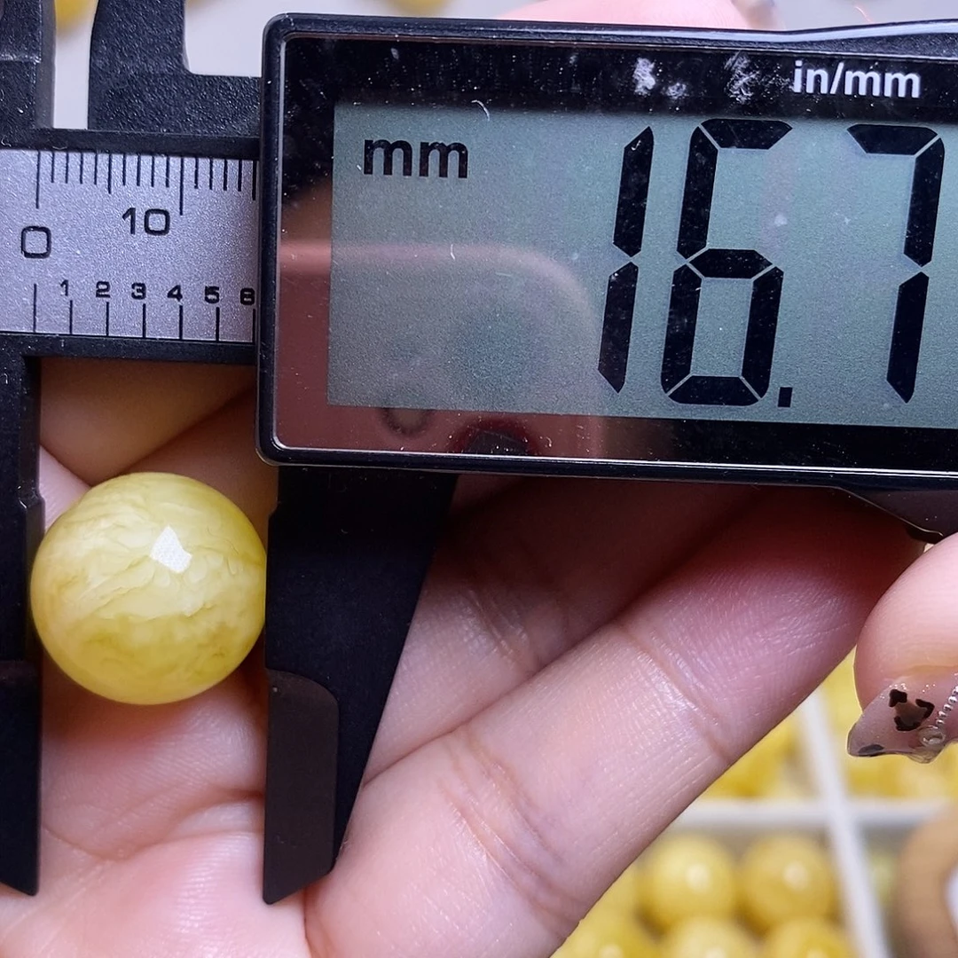 裸石琥珀未镶嵌忘**去蜜蜡圆珠