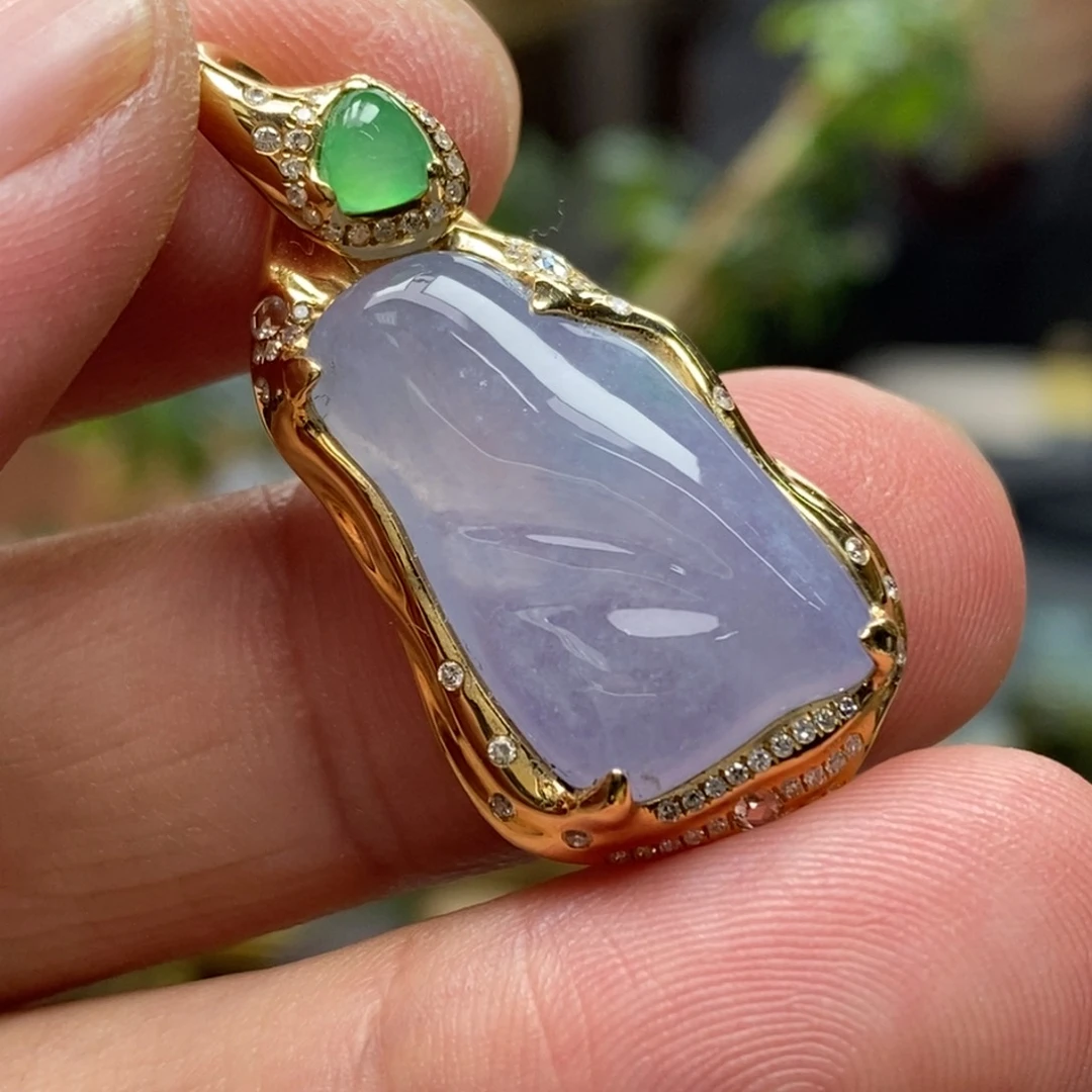 翡翠颈饰18K金镶嵌挂件