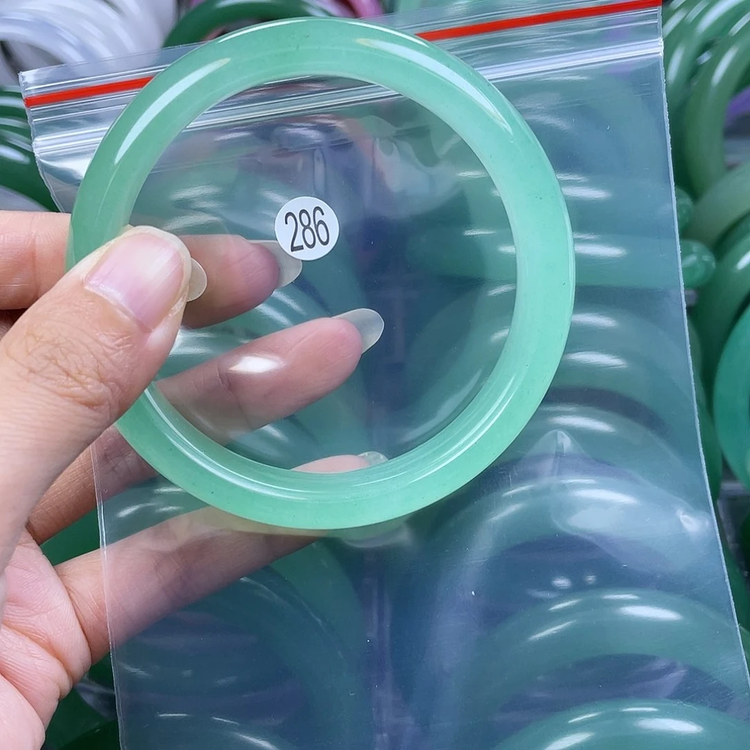 【闪购商品】未镶嵌手镯石英岩玉6263