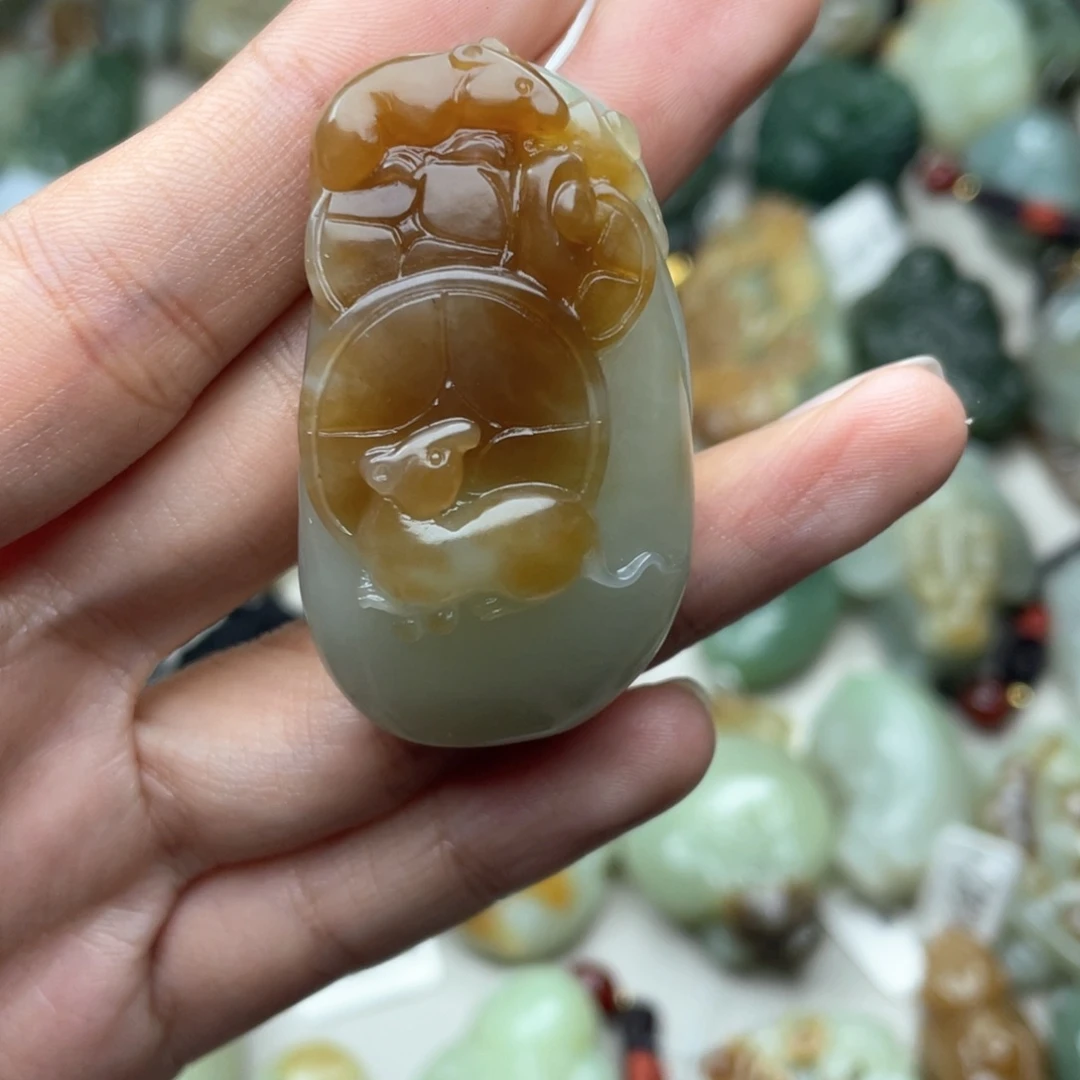 大***灯和田玉未镶嵌挂件