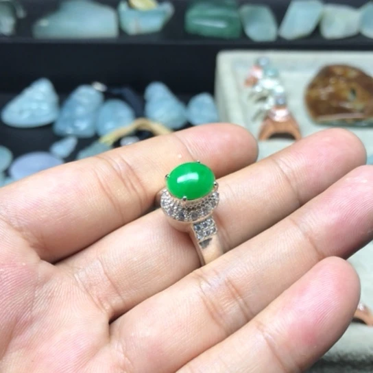定制翡翠未镶嵌缅甸翡翠满绿戒面