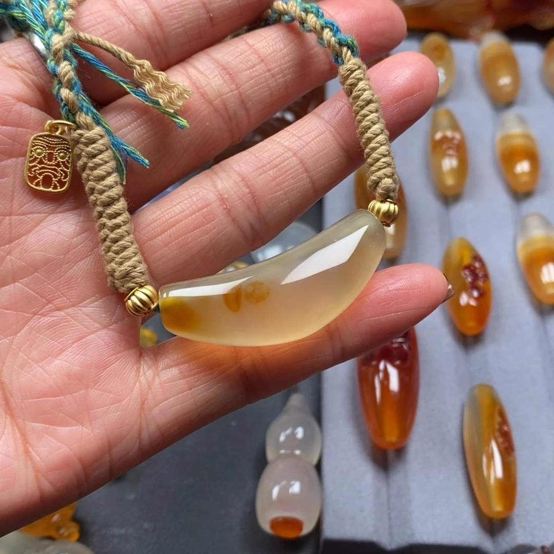 玛瑙/玉髓未镶嵌颈饰