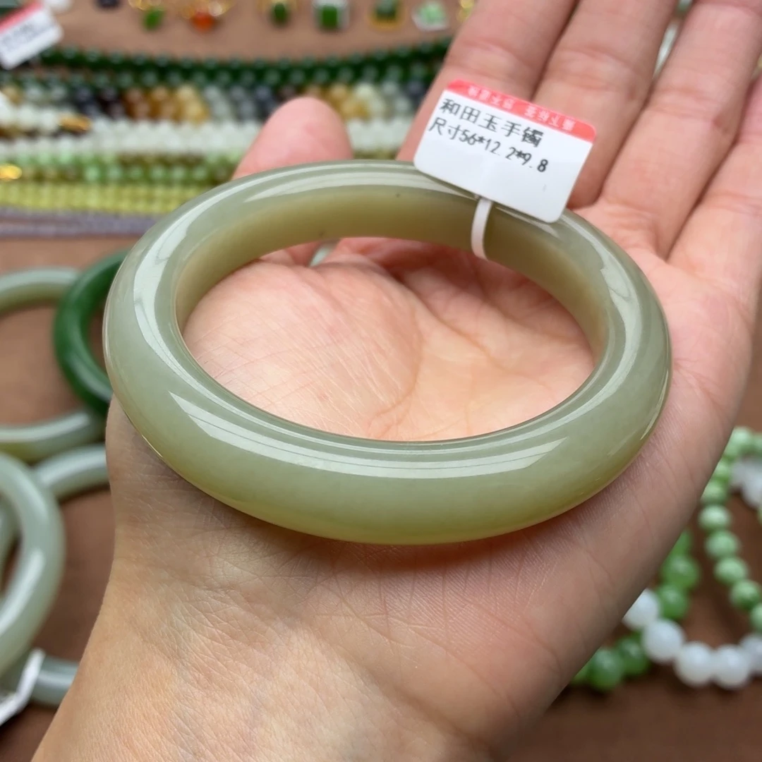 和田玉未镶嵌手镯卡56