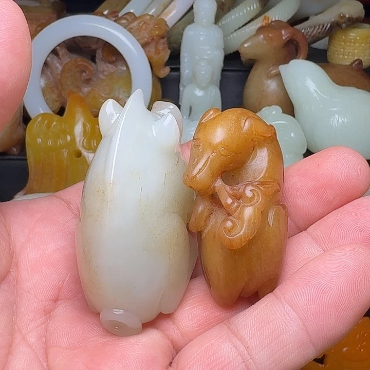 奇***烽和田玉未镶嵌挂件