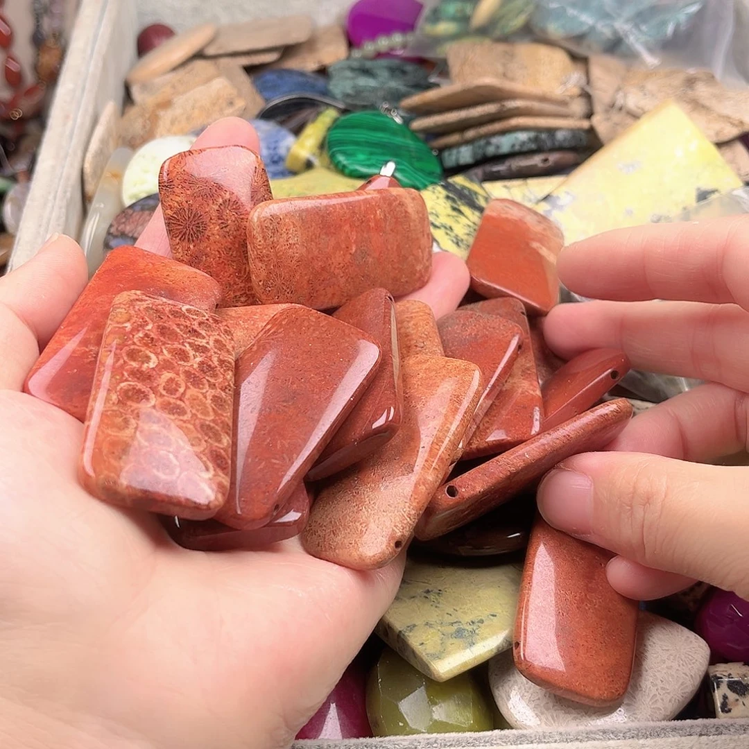 翡翠未镶嵌手饰两颗