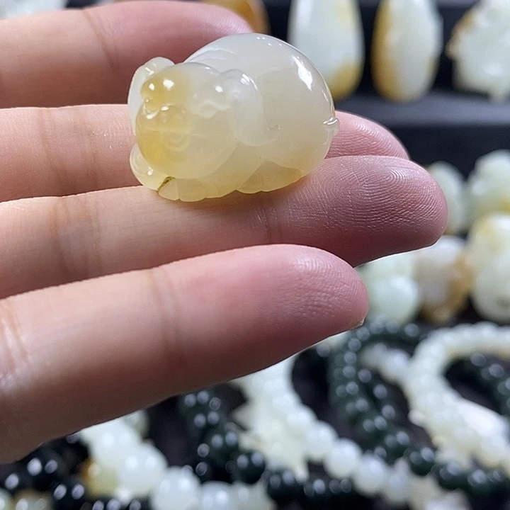 颈饰未镶嵌和田玉