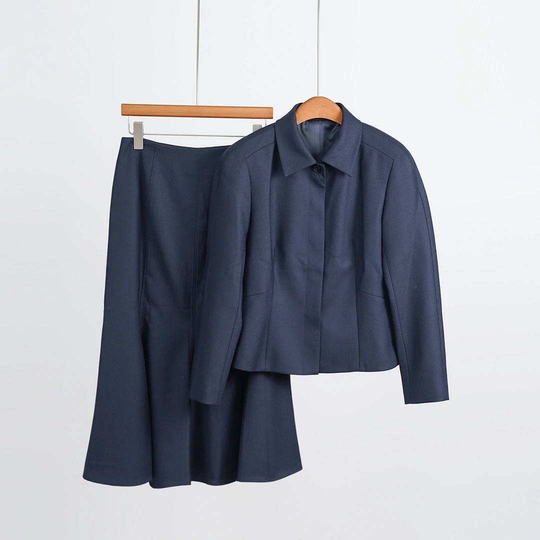 大方得体穿搭一整套早秋巨好看高端气质小香风藏蓝色衬衫套装裙女