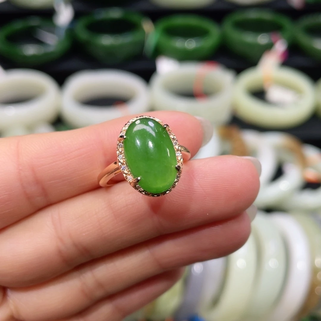 未镶嵌戒指和田玉