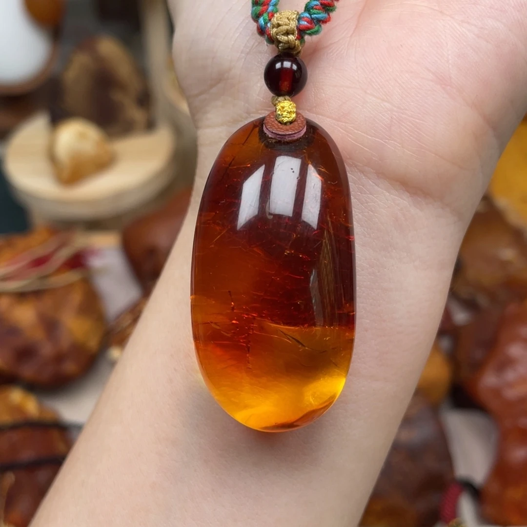 未镶嵌琥珀珠宝奇石