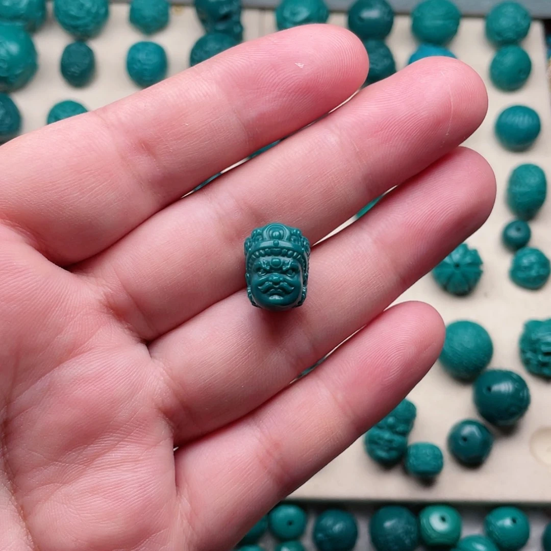 【闪购商品】玻璃颈饰财神尺寸12×14一个