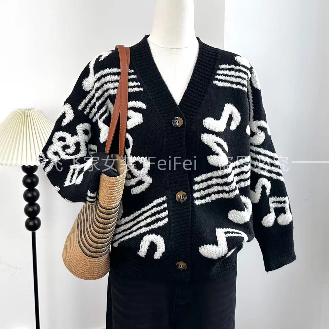 飞飞家~音符牛角扣！！毛巾绣织法~Y型领开衫外套#毛衣秋冬潮T180黑