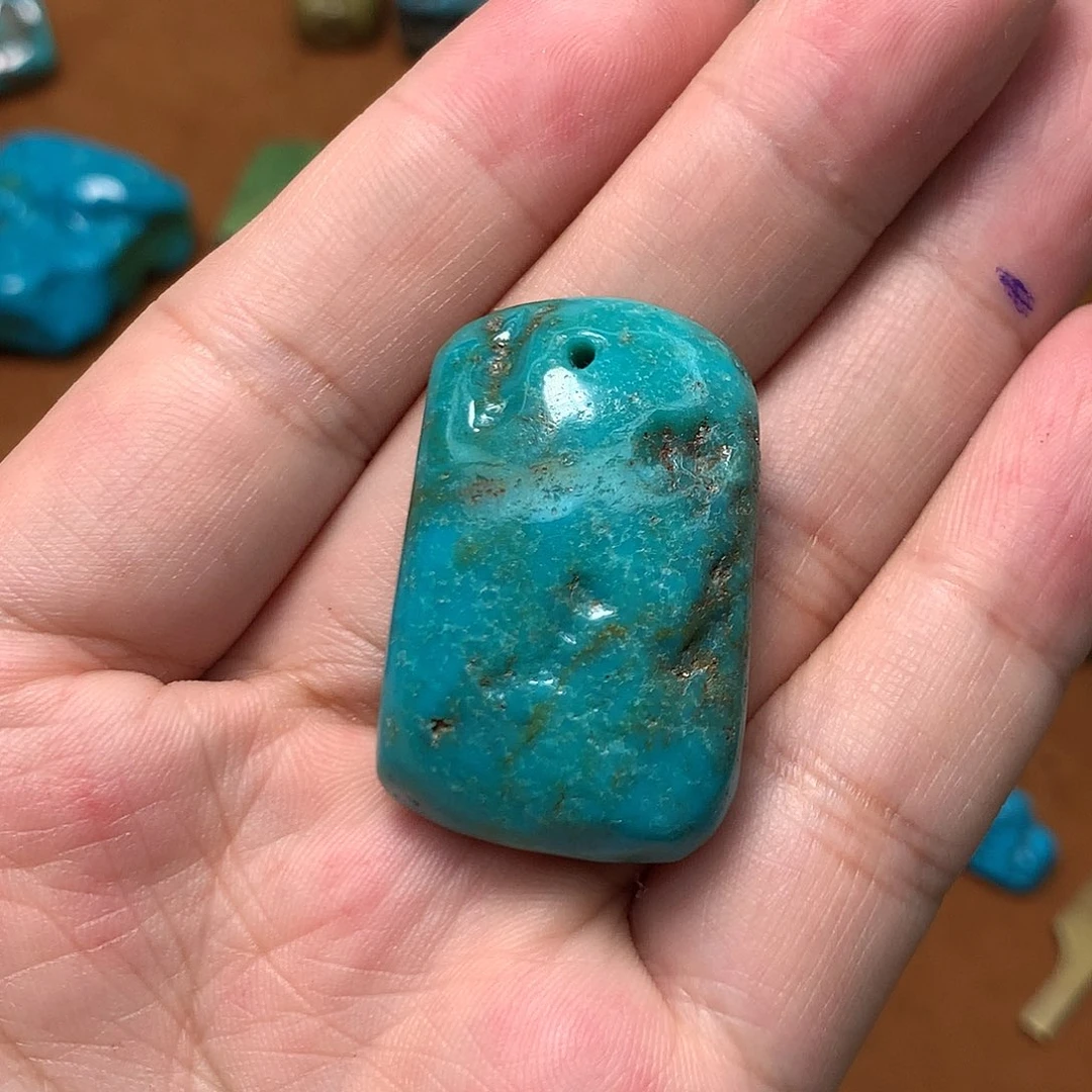 绿松石未镶嵌颈饰