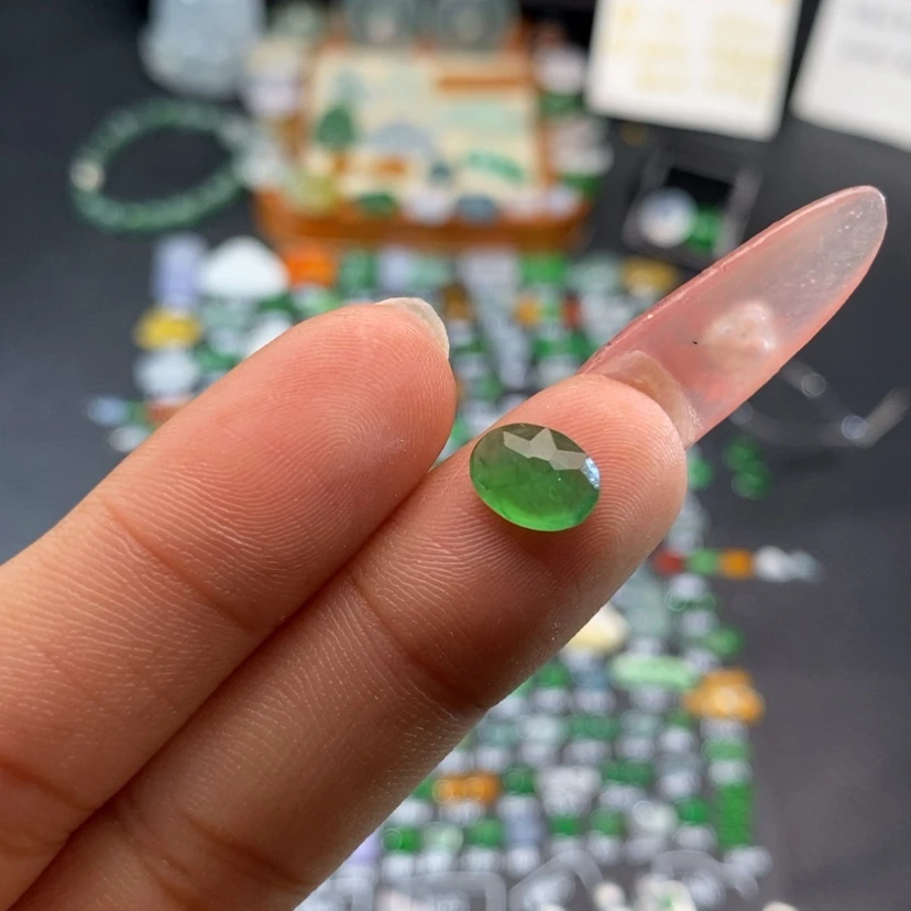 【闪购商品】翡翠挂件未镶嵌切割