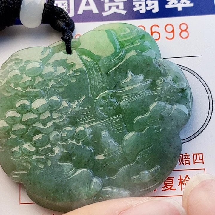 吊坠(不含链)未镶嵌翡翠