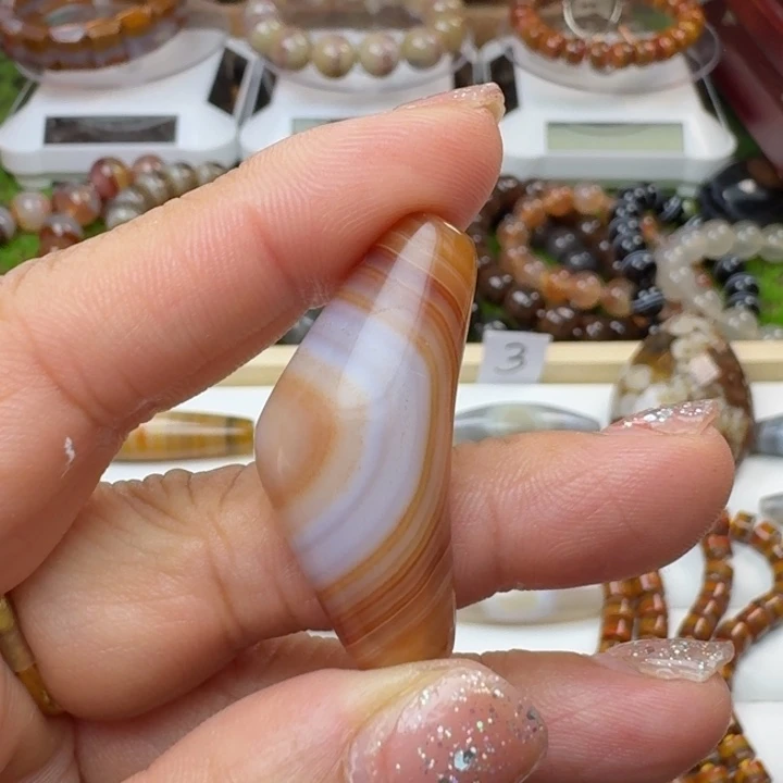 玛瑙/玉髓颈饰未镶嵌梅*