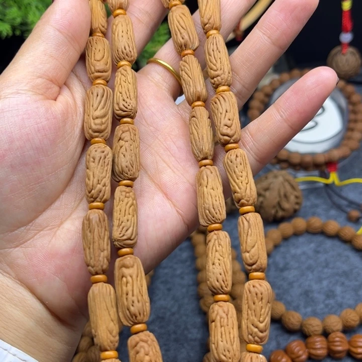 手串桃核金条脖挂