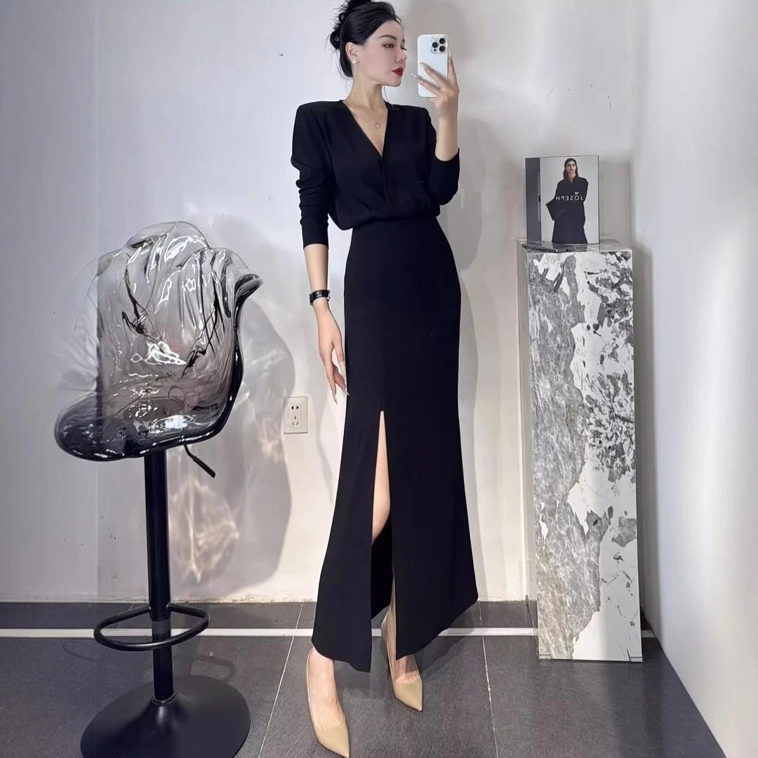 大码简约设计感连衣裙女秋胖mm优雅御姐气质V领修身包臀开叉长裙