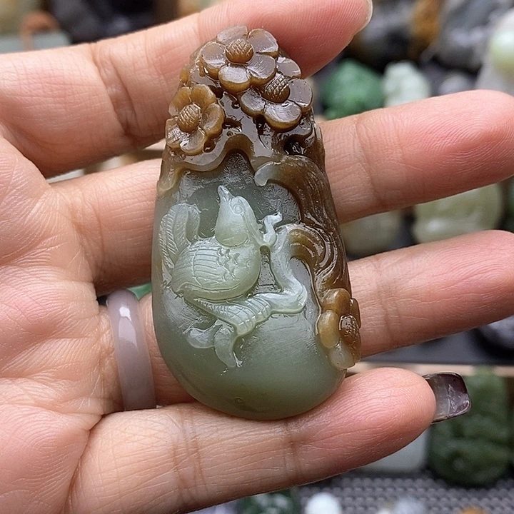 颈饰未镶嵌和田玉（糖玉）