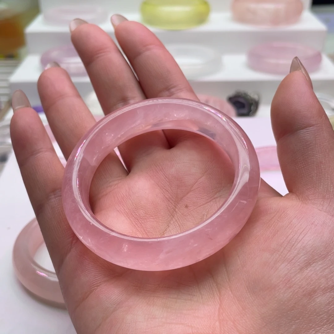 水晶手镯未镶嵌知*喜粉