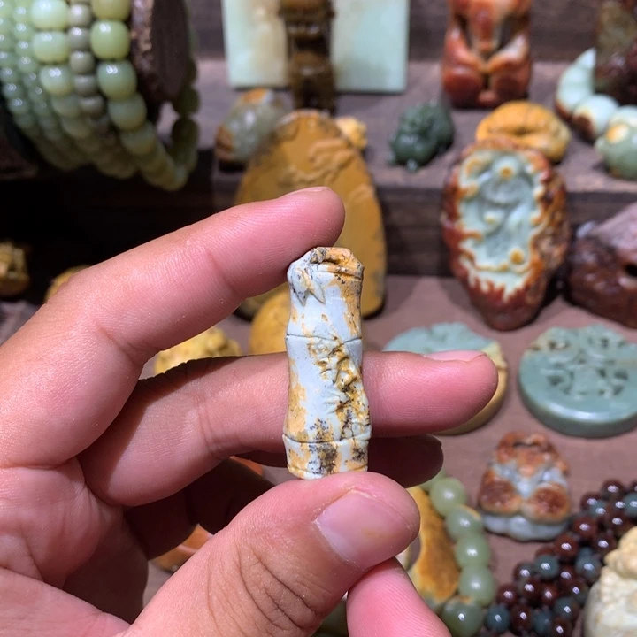 岫岩河磨玉（透闪石质玉）未镶嵌把件