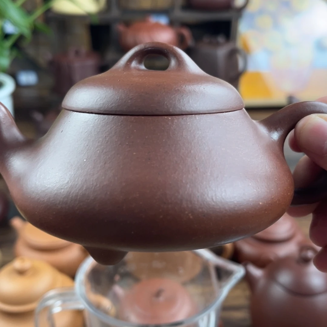 紫砂茶盏手工制作工艺精湛