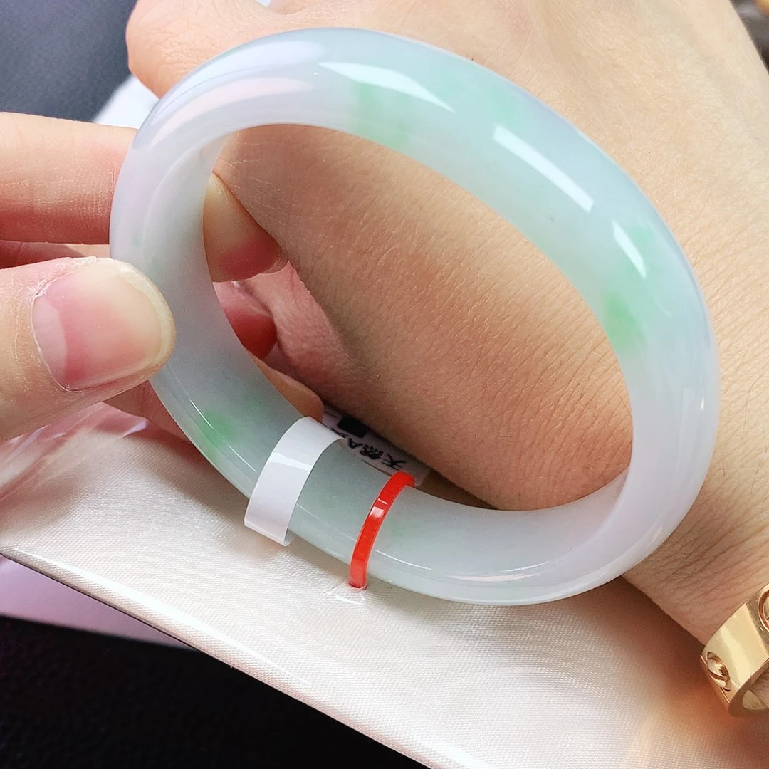 未镶嵌手镯（贵妃镯）翡翠56绿