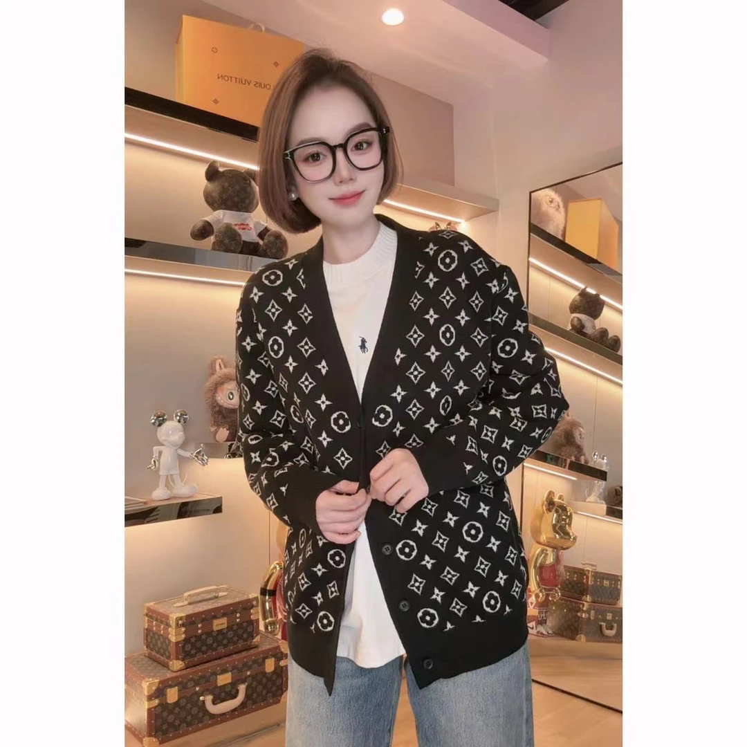 66【花花公子】2025秋冬系列百搭轻奢潮流圆领针织毛衣开衫外套