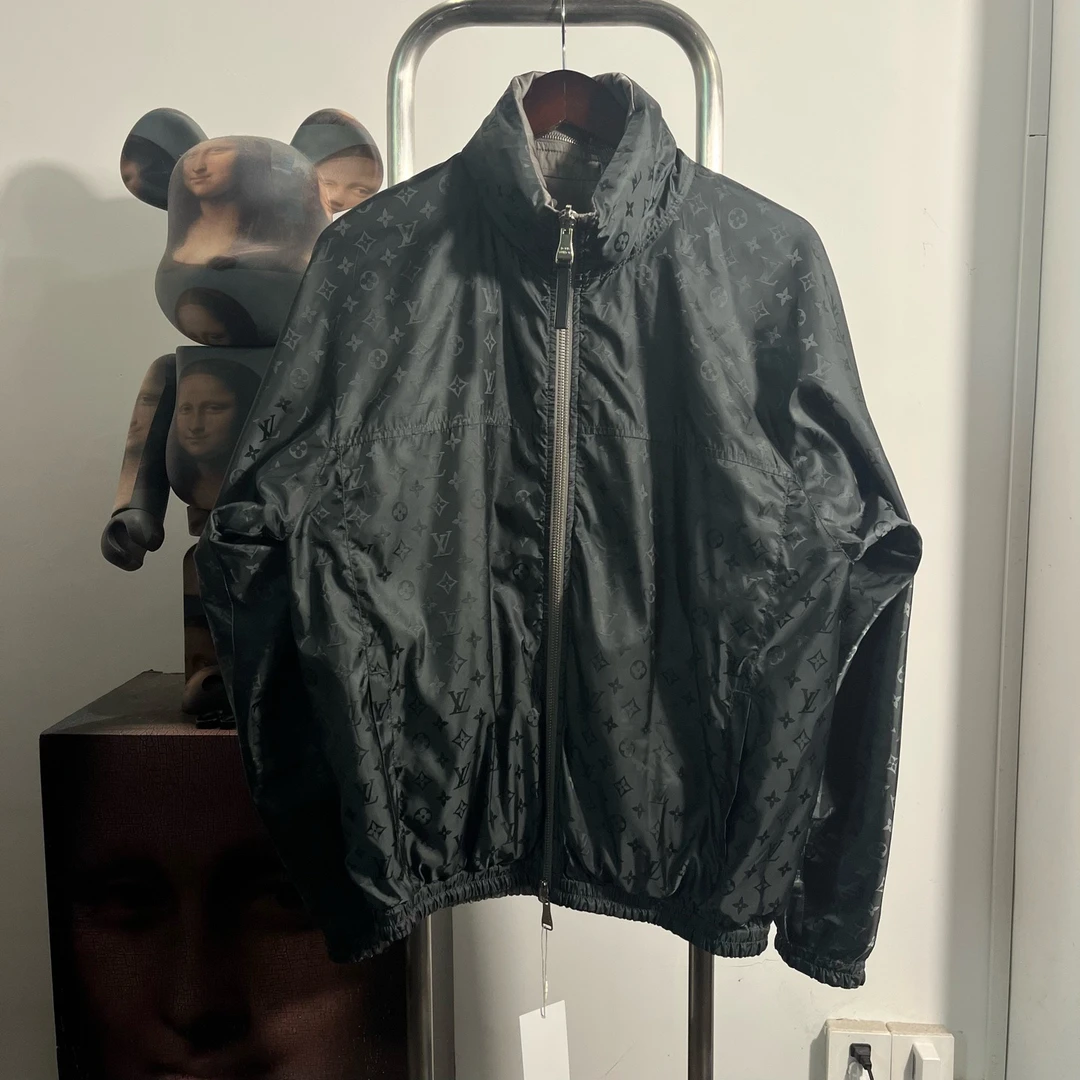 99新 LouisVuitton/路易威登 满印双面冲锋衣 v2713尺码48