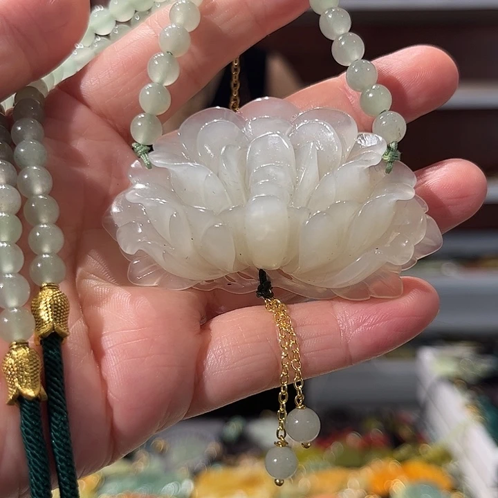 岫玉未镶嵌毛衣链