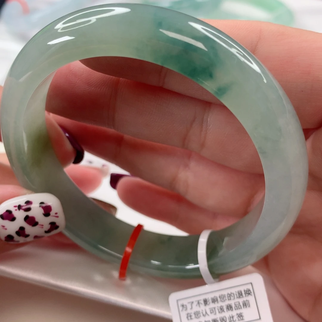 翡翠手镯未镶嵌57.6圈口