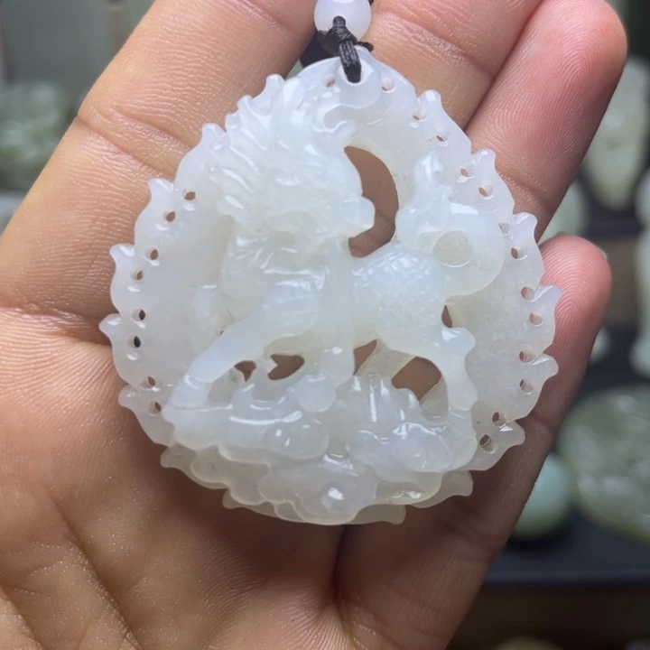 和田玉未镶嵌颈饰