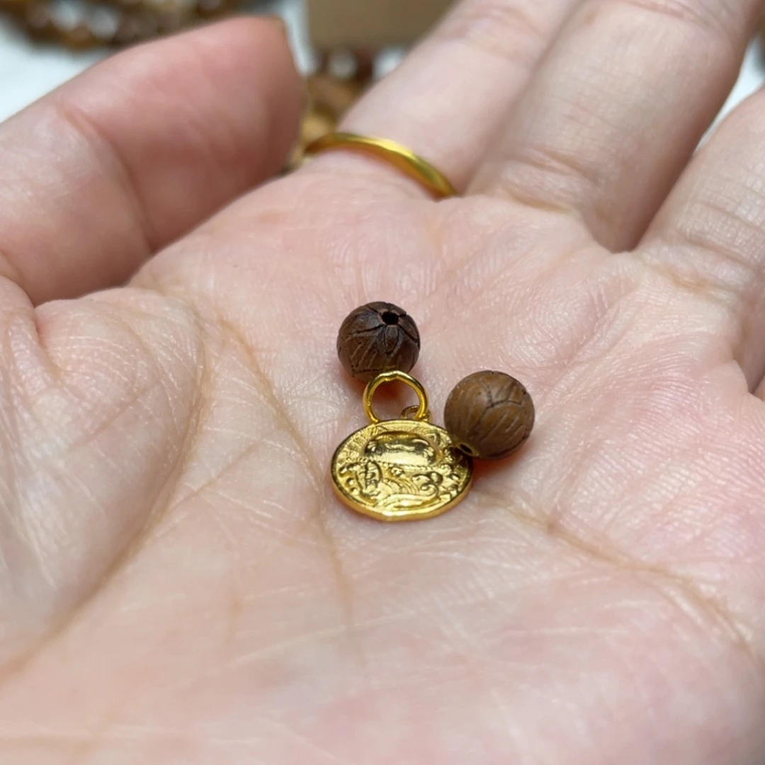 【闪购商品】檀香木吊坠是**呀小吊坠