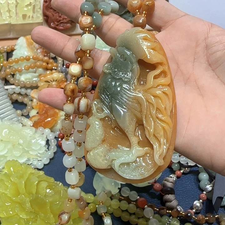 合金蛇纹石玉吊坠