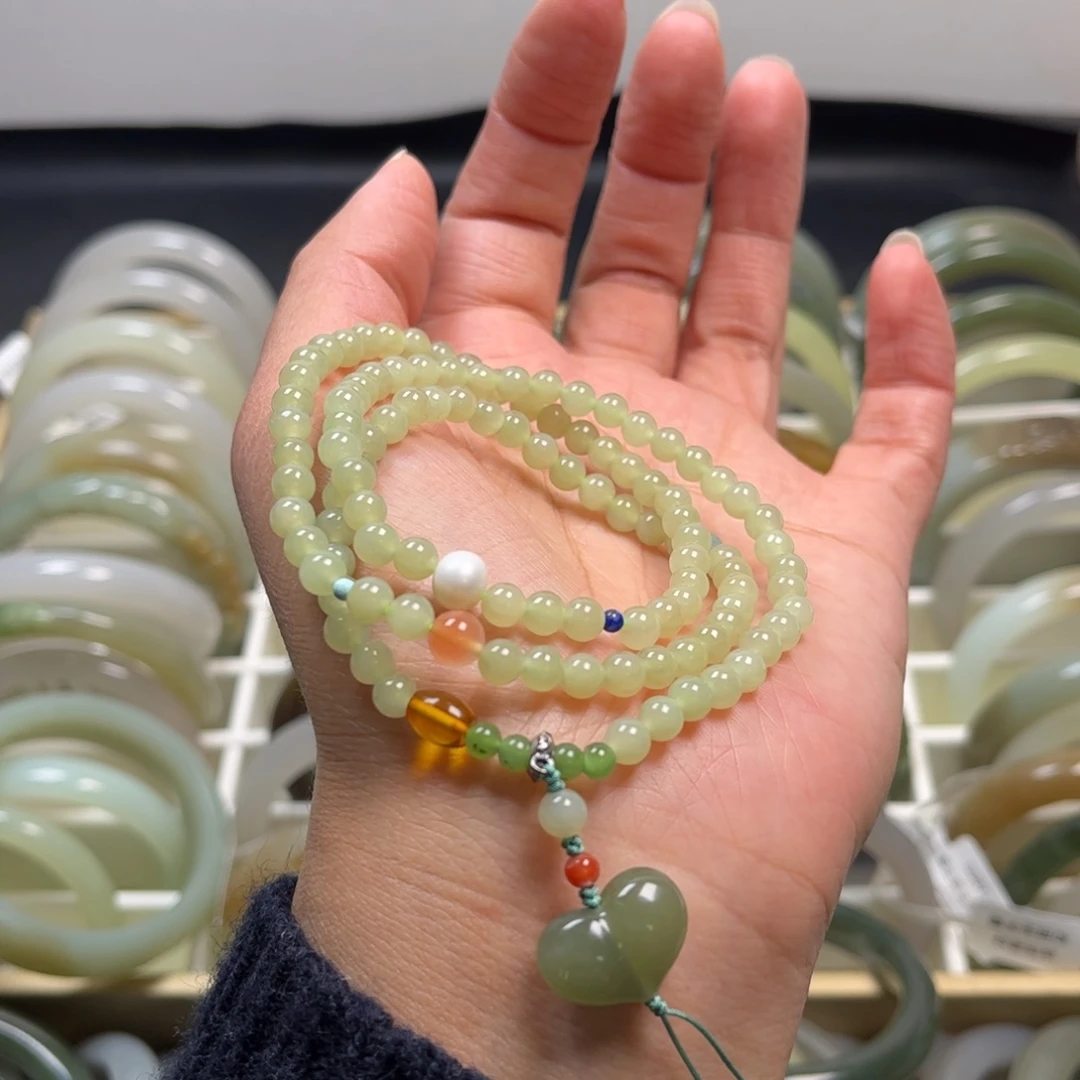 等***于和田玉未镶嵌珠宝半成品三圈手链