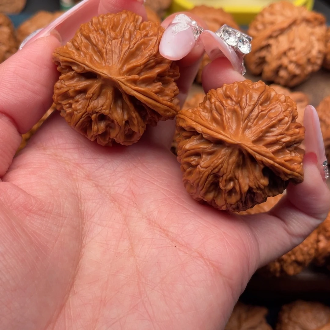 文玩核桃把件全品红皮苹果园40