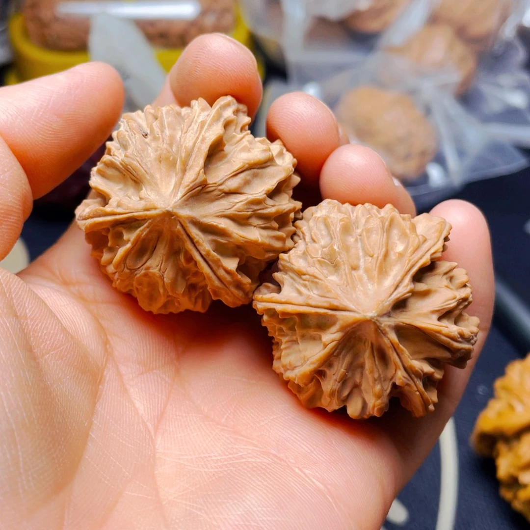 文玩核桃把件三愣子