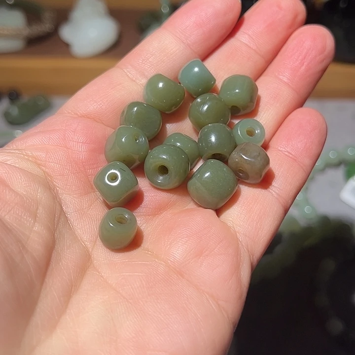 很***困和田玉未镶嵌挂件