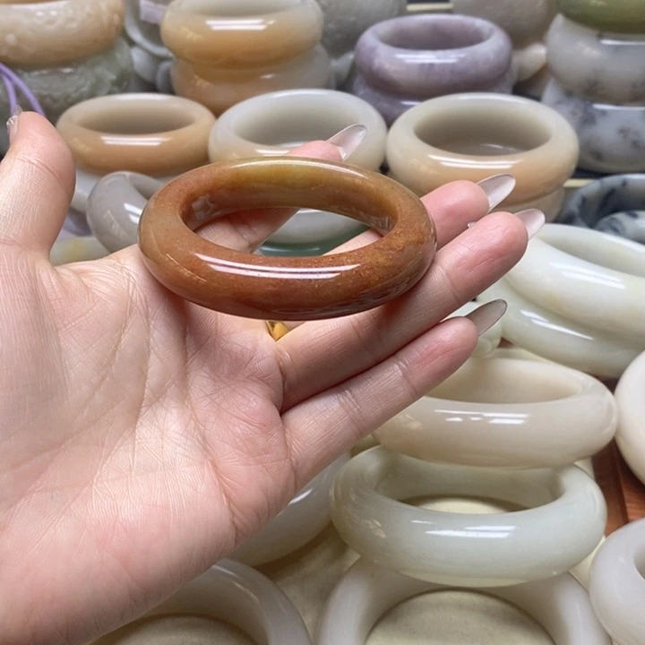 石英岩玉手镯未镶嵌