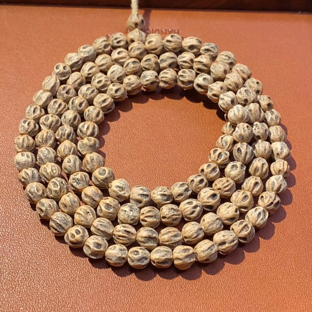 雨***虹柏香籽/百香籽吊坠