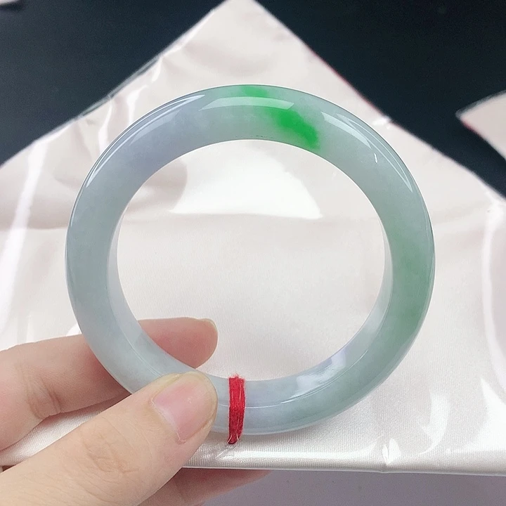 翡翠手镯未镶嵌翡翠833