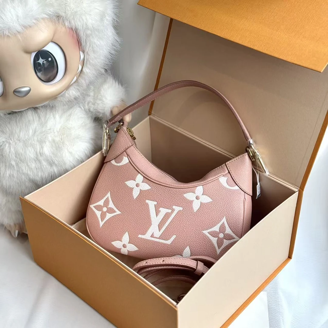 99新 LouisVuitton/路易威登 BAGATELLE 全皮粉色草莓牛奶腋下包