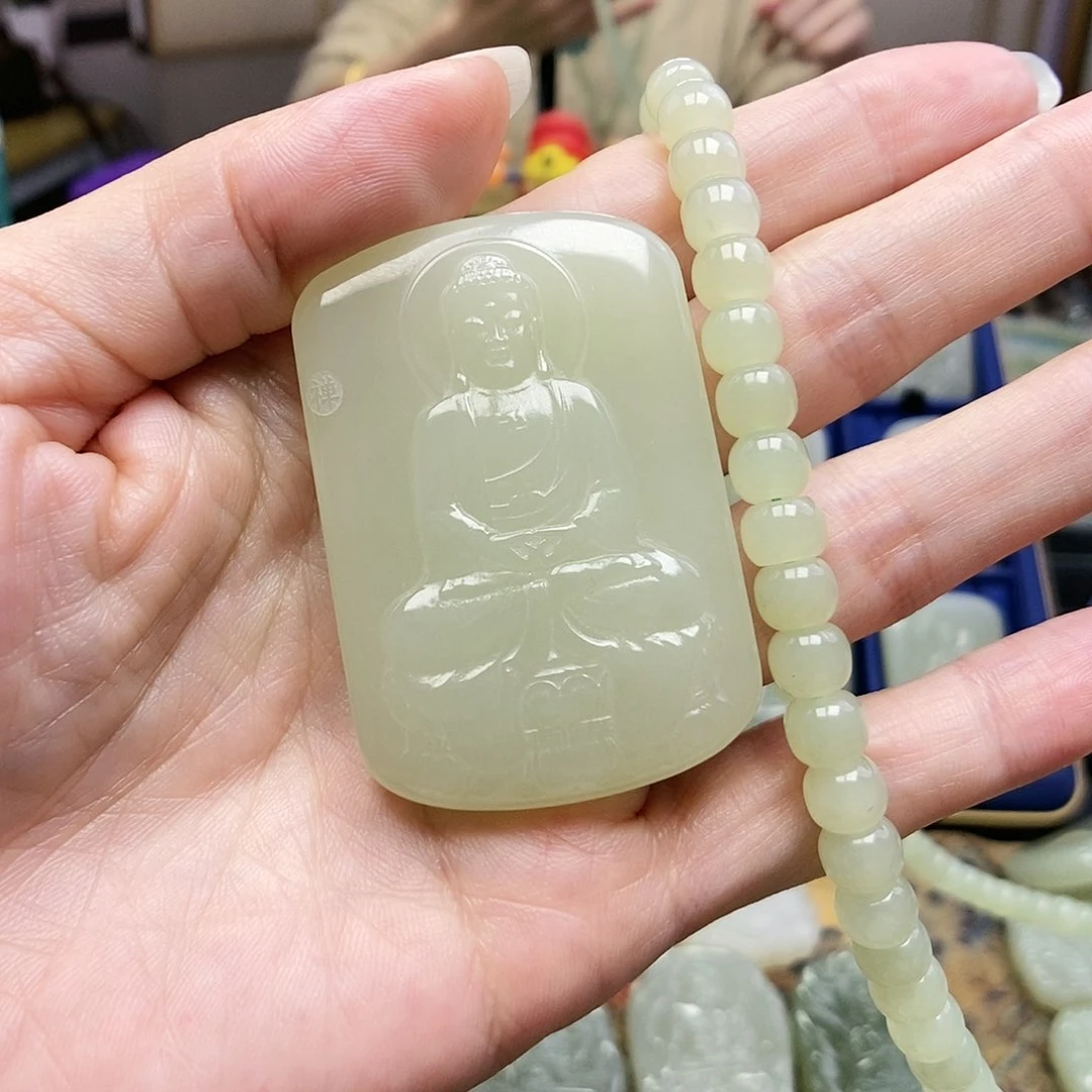 和田玉颈饰未镶嵌梅*辰