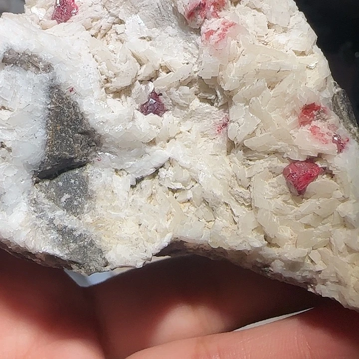 幸***儿天然辰砂天然朱砂原石毛料