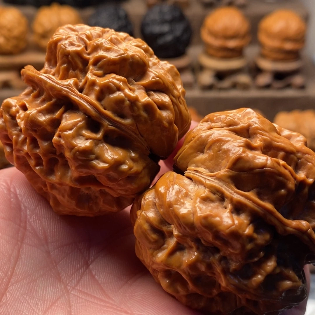 峰***文玩核桃把件铁核桃