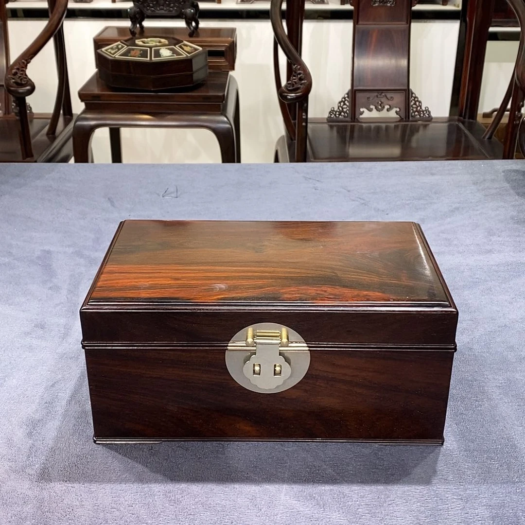 红酸枝木类成套家具首饰盒