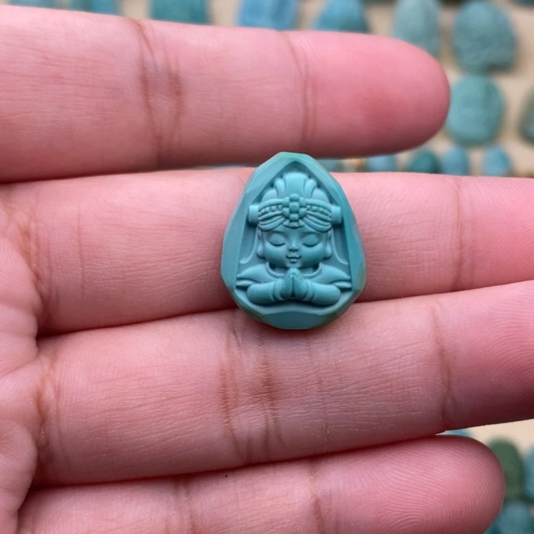 L***·绿松石未镶嵌颈饰